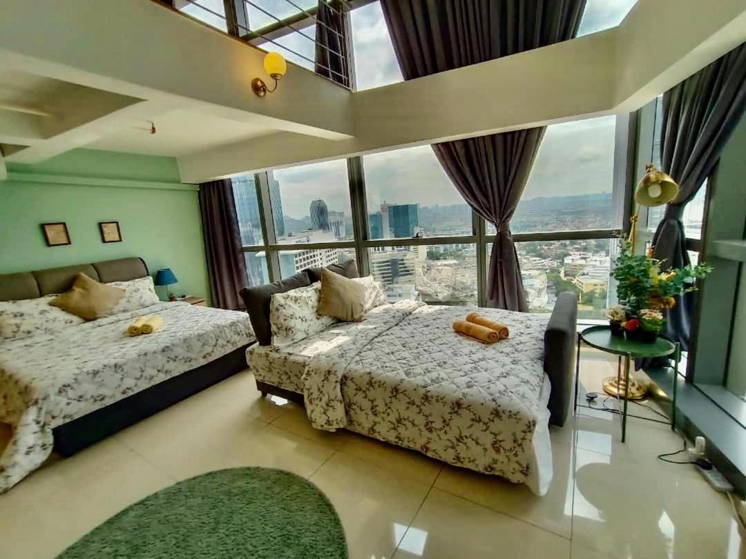 Chrisenbel Suites - Pinnacle Pj Петалинг-Джая Экстерьер фото