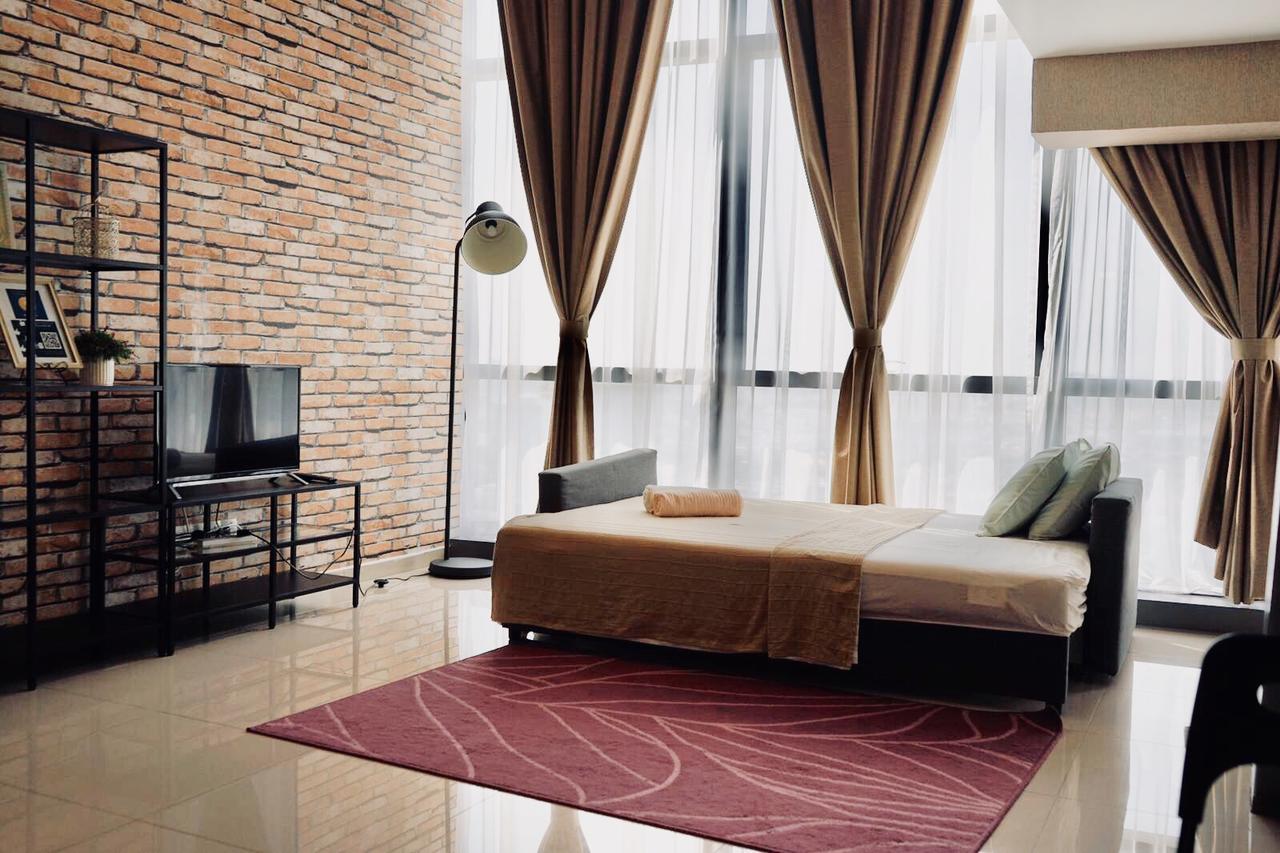 Chrisenbel Suites - Pinnacle Pj Петалинг-Джая Экстерьер фото