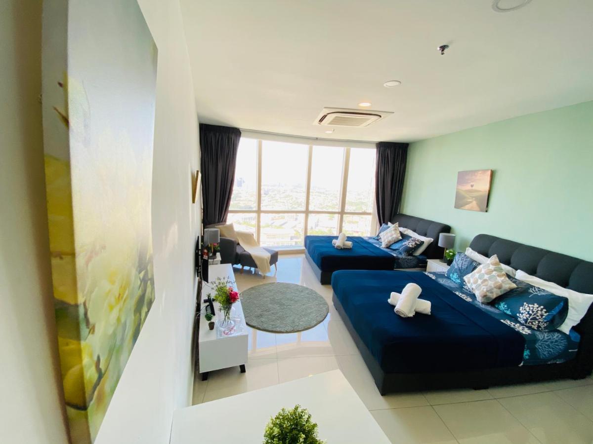 Chrisenbel Suites - Pinnacle Pj Петалинг-Джая Экстерьер фото