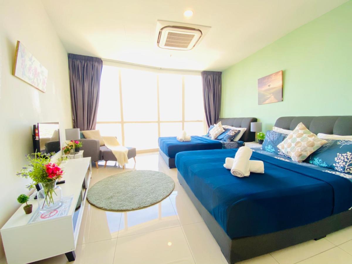 Chrisenbel Suites - Pinnacle Pj Петалинг-Джая Экстерьер фото
