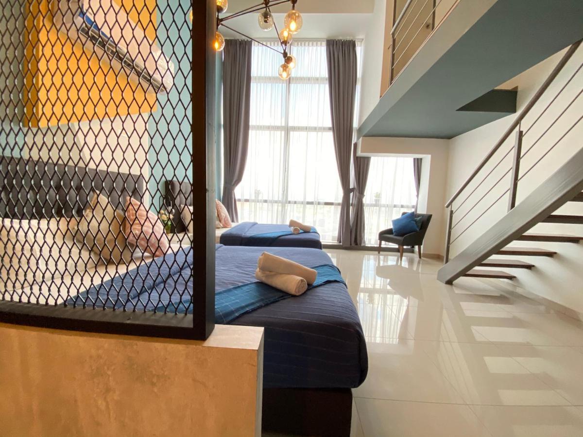Chrisenbel Suites - Pinnacle Pj Петалинг-Джая Экстерьер фото